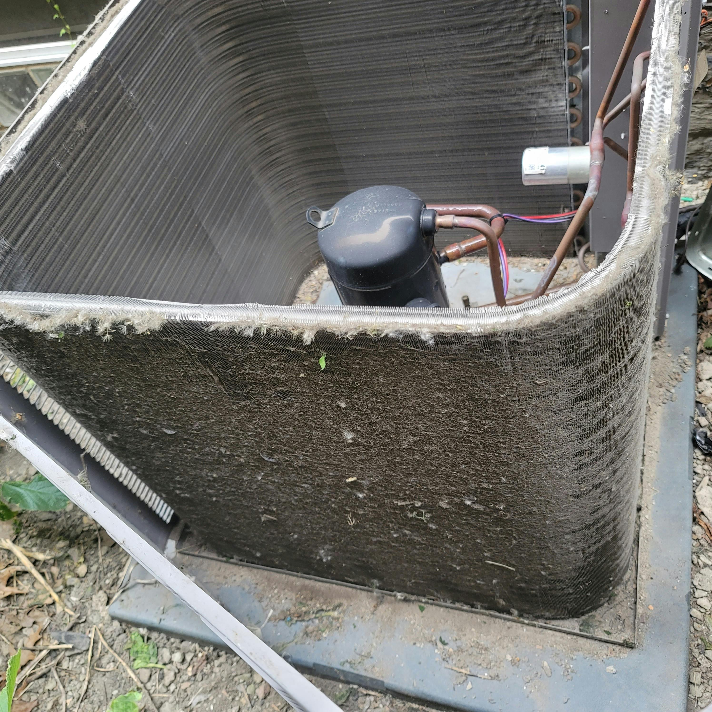 Central Air Conditioning dirty Condenser Maintenance Image